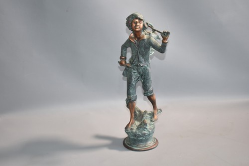 Bronzefigur junge mit korb - korb, 39