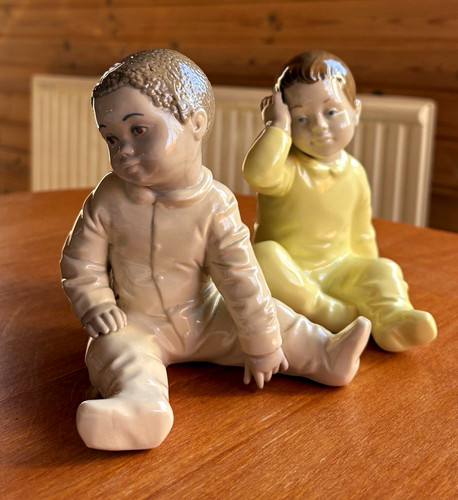 Porzellan figur sitzender - 2x,