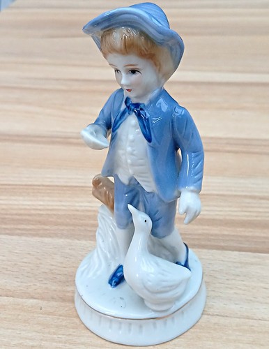Porzellanfigur junge mit - junge,