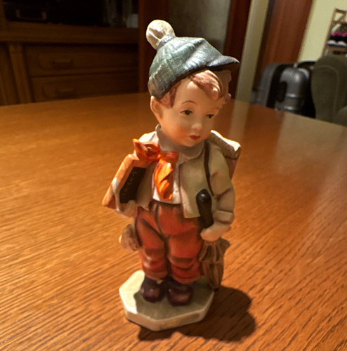 Porzellanfigur junge mit - junge,
