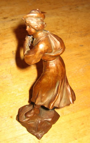 Bronzefigur statue junge - bronzefigur/-statue, frau