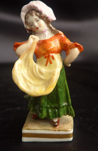 Porzellanfigur junge dame - porzellanfigur,
