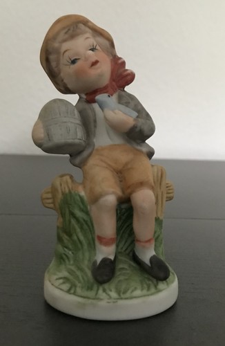 Figur junge auf bank kurze - auf,