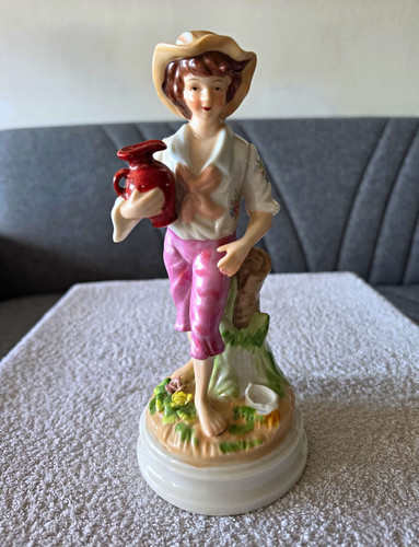 Porzellanfigur junge mit hut - junge,