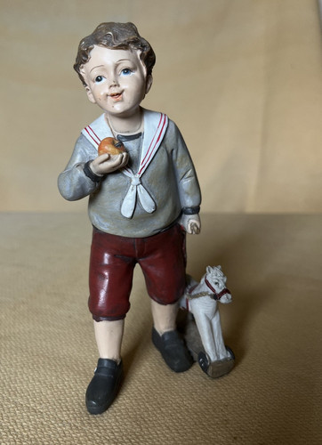 Figur junge mit apfel und - mit,