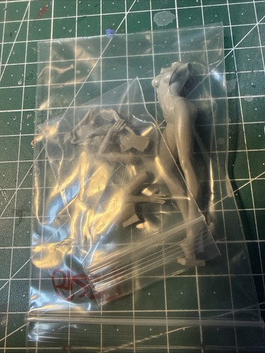 Junge frau resin figur - junge,